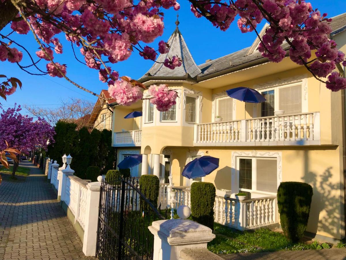 Villa Aura Hévíz Exteriör bild